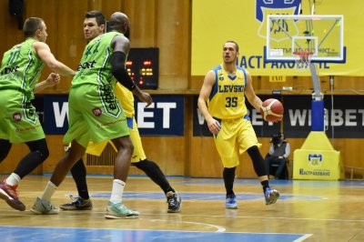 Левски победи Сигал в Балканската лига по баскетбол