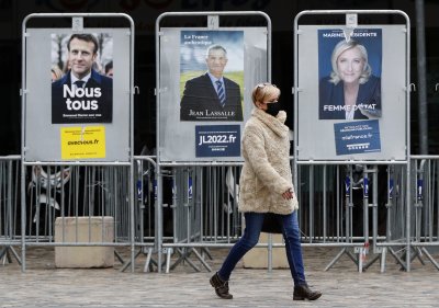 От нашите пратеници: Франция гласува на първия тур от президентските избори