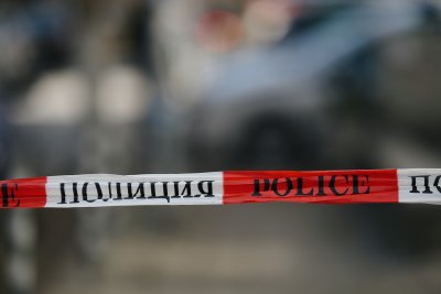 Полицията разследва криминален случай в Костинбродско Млад мъж се е