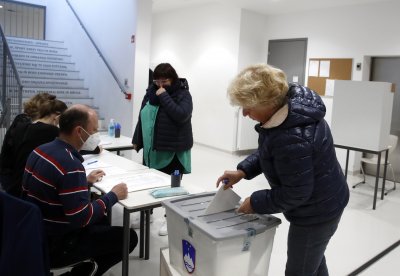 Опозицията води на парламентарните избори в Словения