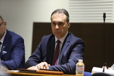 Министърът на отбраната Драгомир Заков ще участва в дискусия на