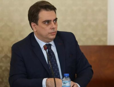 Асен Василев: Не е удачно да се сменя управителят на БНБ
