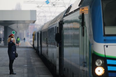 Повече от 10 000 допълнителни места във влаковете за Великден