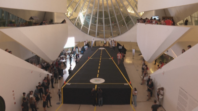 Пищно шоу с хартиени самолети в Рио де Жанейро
