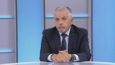 Димитър Абаджиев: Българският парламент излъчва страх и несигурност по отношение на Украйна
