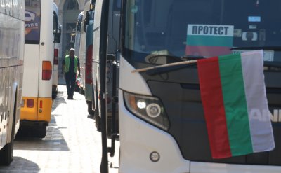 Транспортният бранш излезе на национален протест (ОБЗОР)