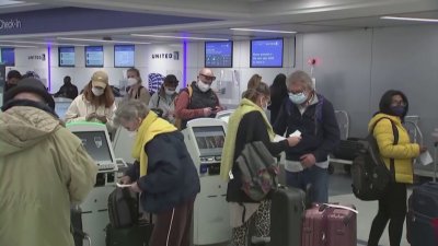 Без маски в самолета - американските авиолинии смекчават мерките