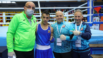Тони Илиев и Марио Радев продължават към 1/4-финалите на ЕП по бокс за младежи в София
