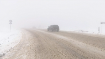 10 см снежна покривка и на прохода "Петрохан", видимостта е намалена