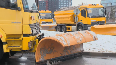 Сняг в София: Обработват пътищата против заледяване в планинската част на града