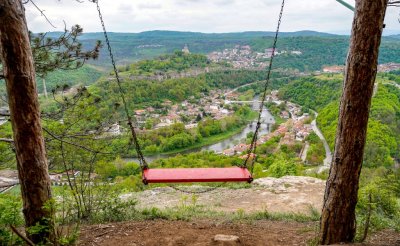 Романтична люлка с панорамна гледка към Велико Търново (Снимки)