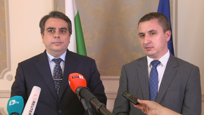 Вицепремиерът и министър на финансите Асен Василев и енергийният министър