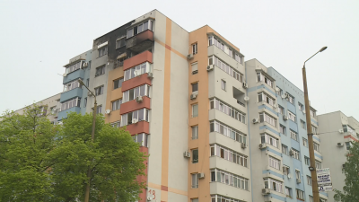 Половин година след пожара в блок в Благоевград жители все още не могат да се приберат по домовете си