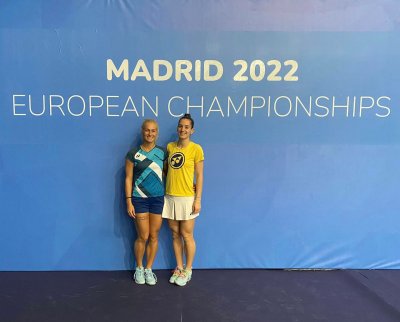Сестри Стоеви се класираха за финала на Европейското по бадминтон