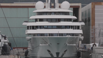 В Италия конфискуваха луксозна яхта за която се предполага че