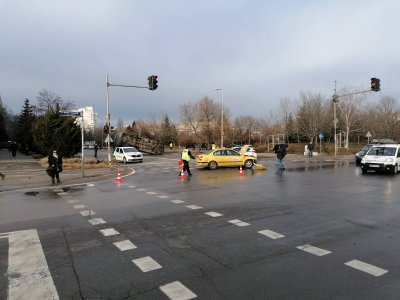 Четири автомобила се сблъскаха на столичния бул Александър Малинов в