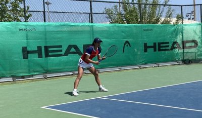 15 годишната тенисистка Ива Иванова се класира за полуфиналите при девойките