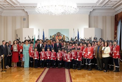 Румен Радев посрещна млади гвардейци в сградата на Президентството