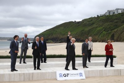 Г-7 се ангажира поетапно да прекрати вноса на руски петрол. Трюдо обяви нова военна помощ за Украйна