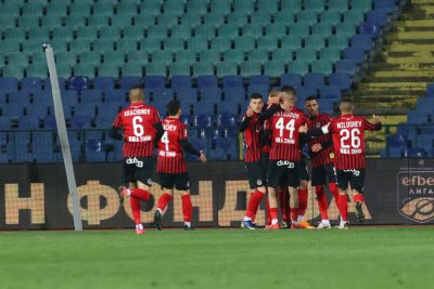 Отборът на Локомотив София постигна минимална победа с 1 0 при
