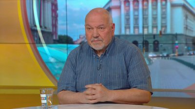 Александър Маринов: Президентът Радев няма интерес да сваля правителството