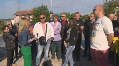 Протест в местността Ракитника край Варна заради лош път