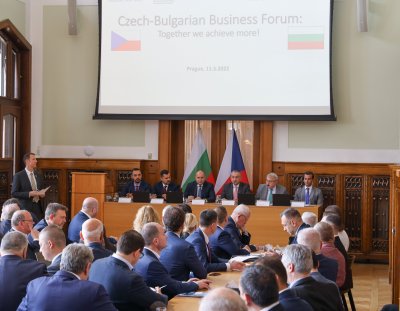 Президентът Радев и чешкият министър на промишлеността откриха Чешко-български бизнес форум в Прага