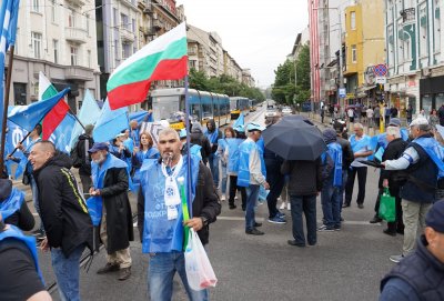 Служителите в градския транспорт в София излизат на протест
