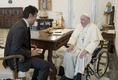 С призив да се борят с корупцията - папа Франциск прие българска делегация начело с премиера Петков