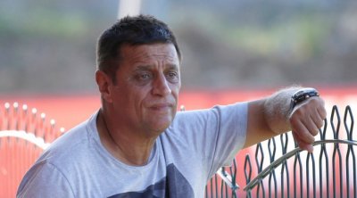 БФС глоби Царско село с 12 000 лева и два мача без домакинство за нахлуването на Стойне Манолов
