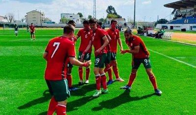 Националният отбор на България по футбол до 17 години излиза