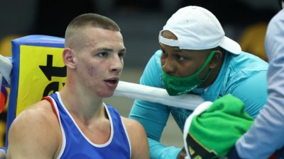 Кристиян Николов стартира с победа на Европейското по бокс в Армения