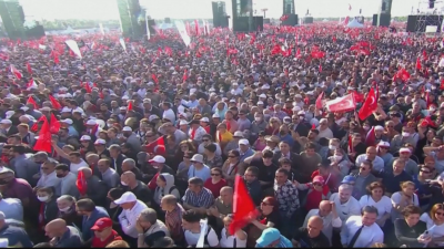 В Истанбул десетки хиляди се включиха в демонстрация в защита