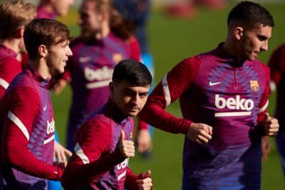 Барселона разкри титулярния екип с който възпитаниците на Шави Ернандес