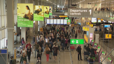 Задръствания на летището в Амстердам - отменят полети