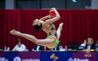 Три финала за България от първия ден на СК по художествена гимнастика в Портимао