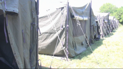 Вижте как изглеждат палатките в буферната база в Сарафово