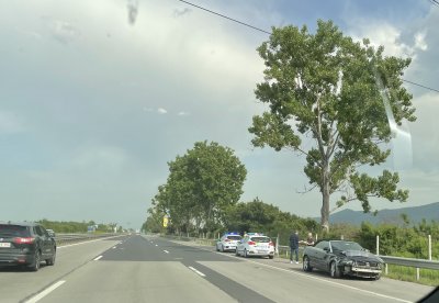 Дипломатически автомобил на САЩ и кола "Гранична полиция" се сблъскаха на АМ "Тракия"