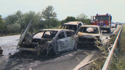 Три автомобила изгоряха при верижна катастрофа на АМ "Тракия"