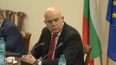 Главният прокурор Иван Гешев сезира Конституционния съд с искане за