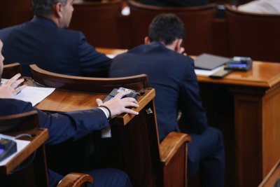 Фалстарт на заседанието на парламента днес Заседанието не можа да започне