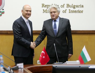 Вътрешният министър Рашков и турският му колега ще си сътрудничат в борбата с незаконната миграция