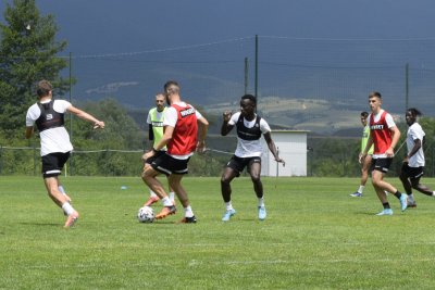 Представителният отбор на Локомотив Пловдив продължава с усилената си подготовка
