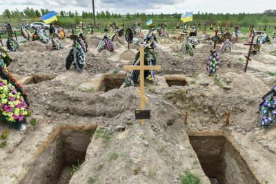 Нов масов гроб е открит в украинския град Буча В него