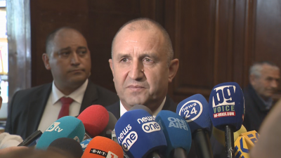 Държавният глава Румен Радев говори пред журналисти по актуални въпроси