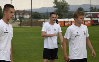 Представителният отбор на Локомотив Пловдив продължава със своята подготовка преди