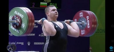 България завърши с шесто място участието си на Световното по вдигане на тежести за кадети