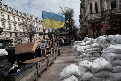 Руски ракетен обстрел унищожи хранителен склад в Одеса Жертви няма