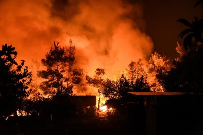 Властите в Гърция предупредиха за висок риск от пожари Тази седмица