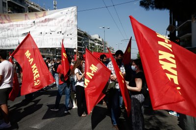 Стотици антифашисти протестираха в Атина в началото на процеса по